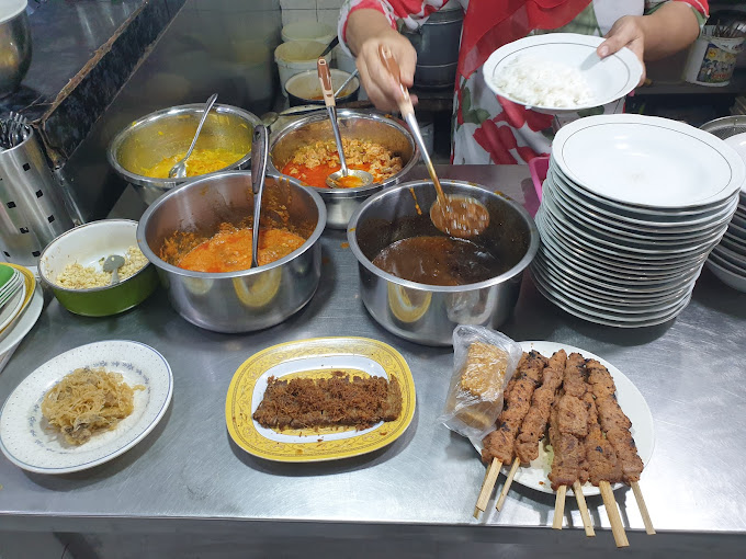 Kuliner warung makan legendaris Pasar Besar Malang